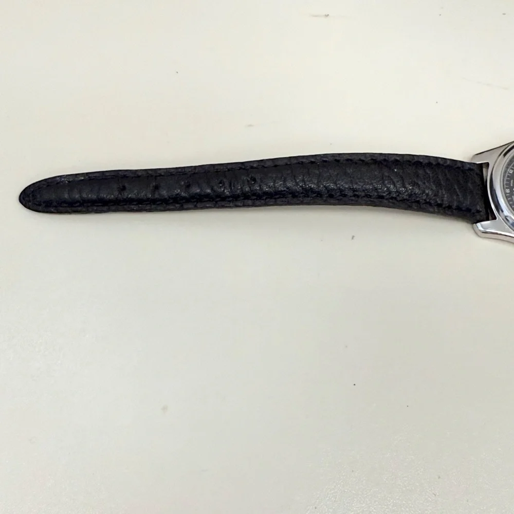 ✨ Vintage Fendi 210L Stainless Steel Watch – Excellent Condition! ✨ - Picture 7 of 11
